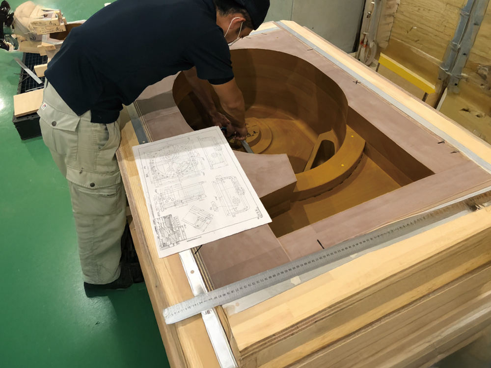 工作機械・ロボット・産業機材の木型製作風景4